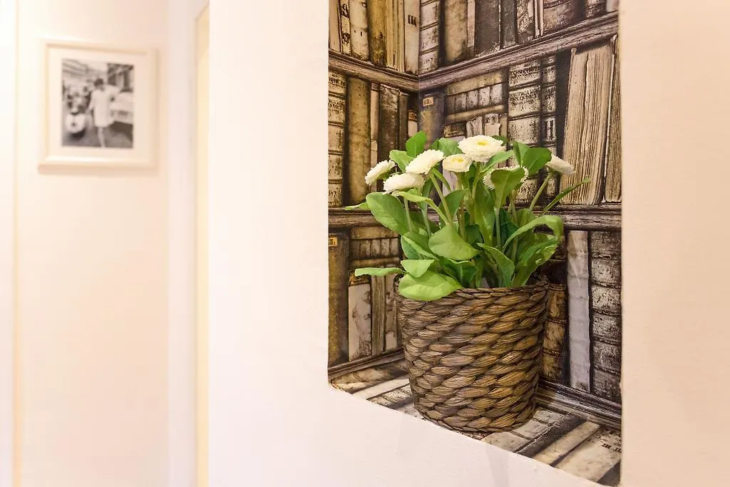 Apartment Townhouse By The Spanish Steps Rome